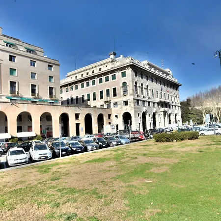 Piazza Della Vittoria *